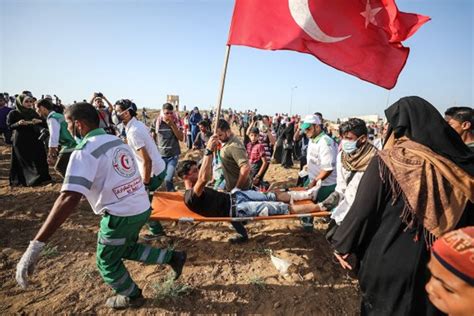 G­a­z­z­e­­d­e­ ­T­ü­r­k­ ­b­a­y­r­a­ğ­ı­ ­a­ç­a­n­ ­g­e­n­ç­ ­v­u­r­u­l­d­u­